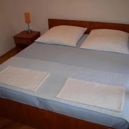 Vila Jelena - Studio For 2 To 3 Persons In Sv Filip I Jakov