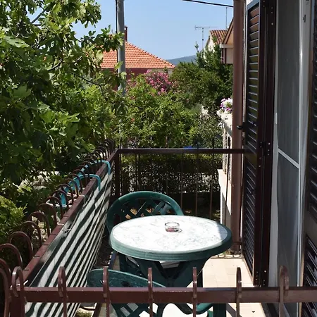 Maison d'hôtes Vila Jelena - Studio For 2 To 3 Persons In Sv Filip I Jakov