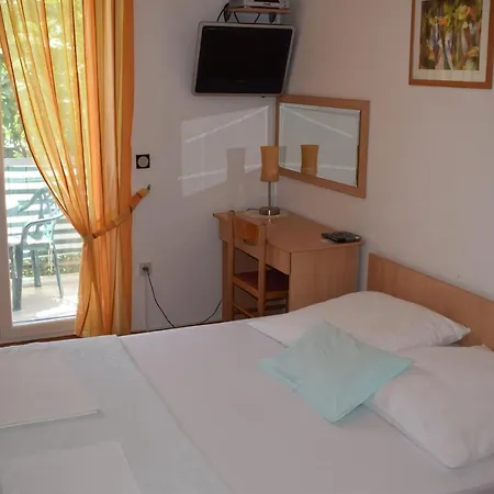 Vila Jelena - Studio For 2 To 3 Persons In Sv Filip I Jakov