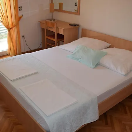 Vila Jelena - Studio For 2 To 3 Persons In Sv Filip I Jakov Maison d'hôtes *