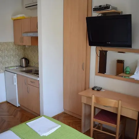 Vila Jelena - Studio For 2 To 3 Persons In Sv Filip I Jakov Maison d'hôtes *