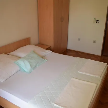 Maison d'hôtes Vila Jelena - Studio For 2 To 3 Persons In Sv Filip I Jakov *